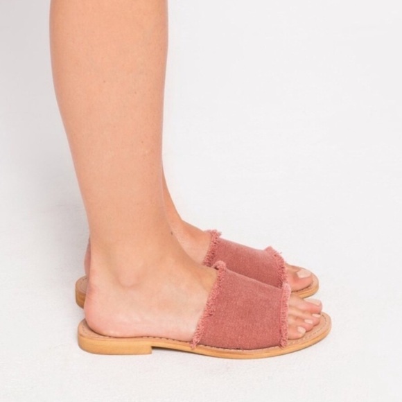 L*Space by Cocobelle Pink Canvas Slides - Picture 3 of 15